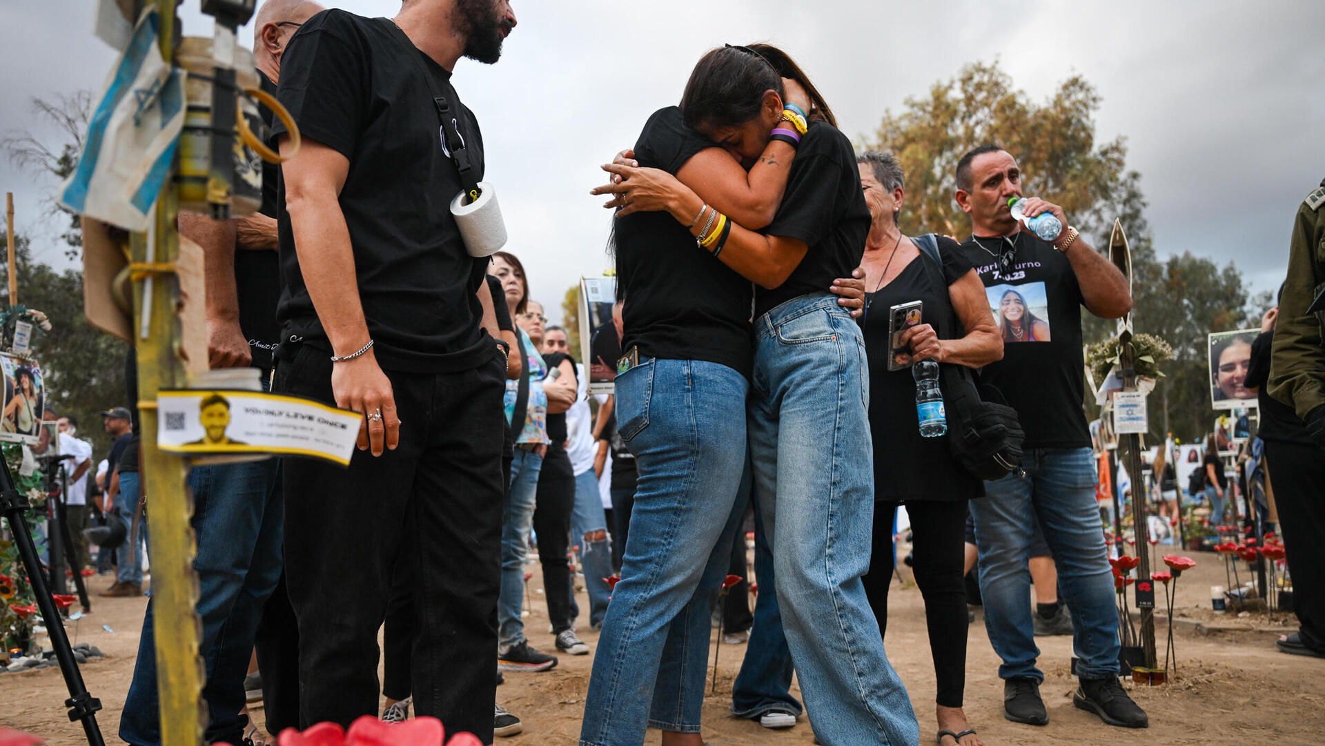 שנה לאסון 7.10 אנדרטה זיכרון לנרצחי ה נובה 2