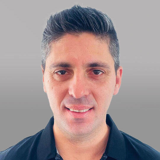יקי שוורץ 