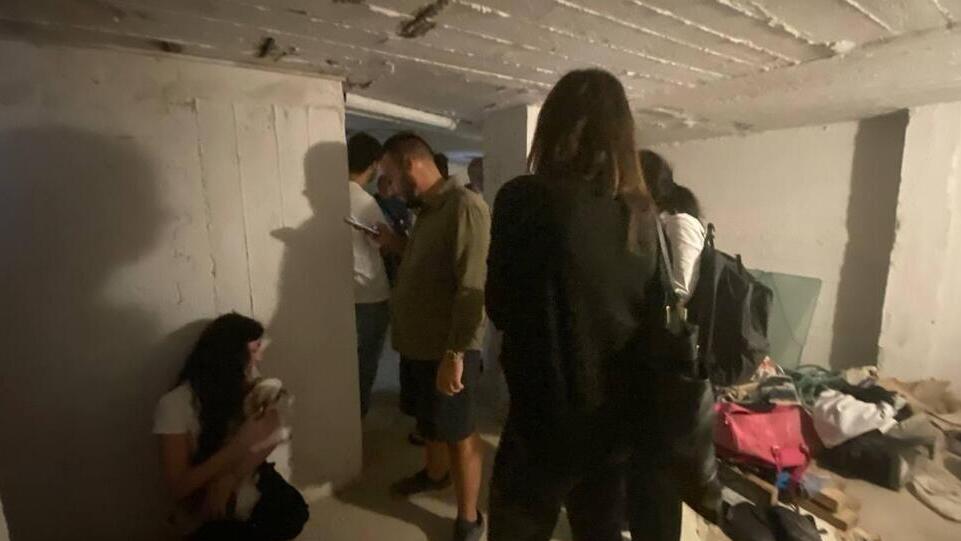 מקלט ב אזור מרכז תל אביב בזמן אזעקה