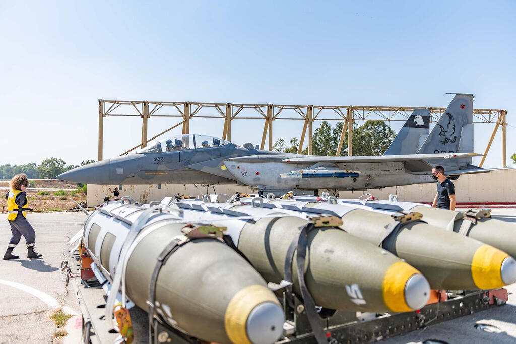הקברניט מטוס קרב F15