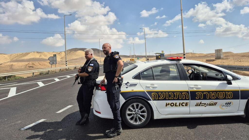 חסימות כבישים של משטרת ישראל מצוד אחר מחבל שלישי מהפיגוע ליד ים המלח