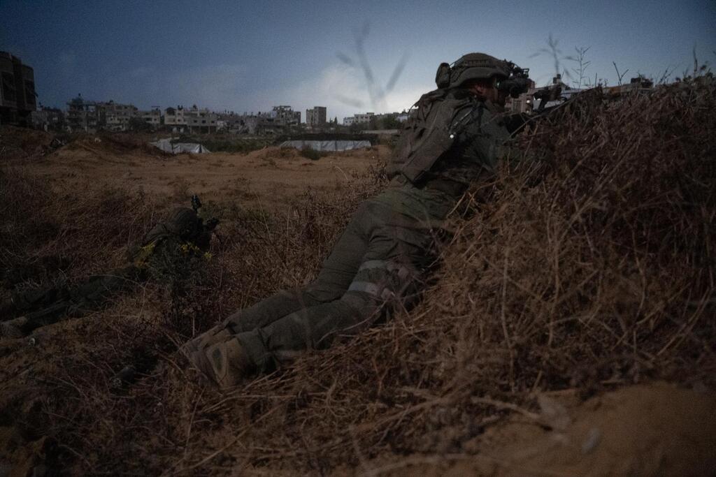 לוחמי חטיבת גבעתי בכניסה לג'באליה רצועת עזה חרבות ברזל