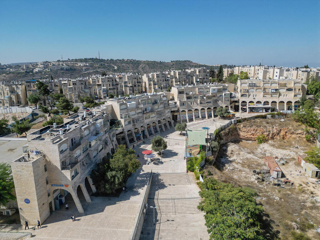 מרכז מסחרי בשכונת גילה ירושלים