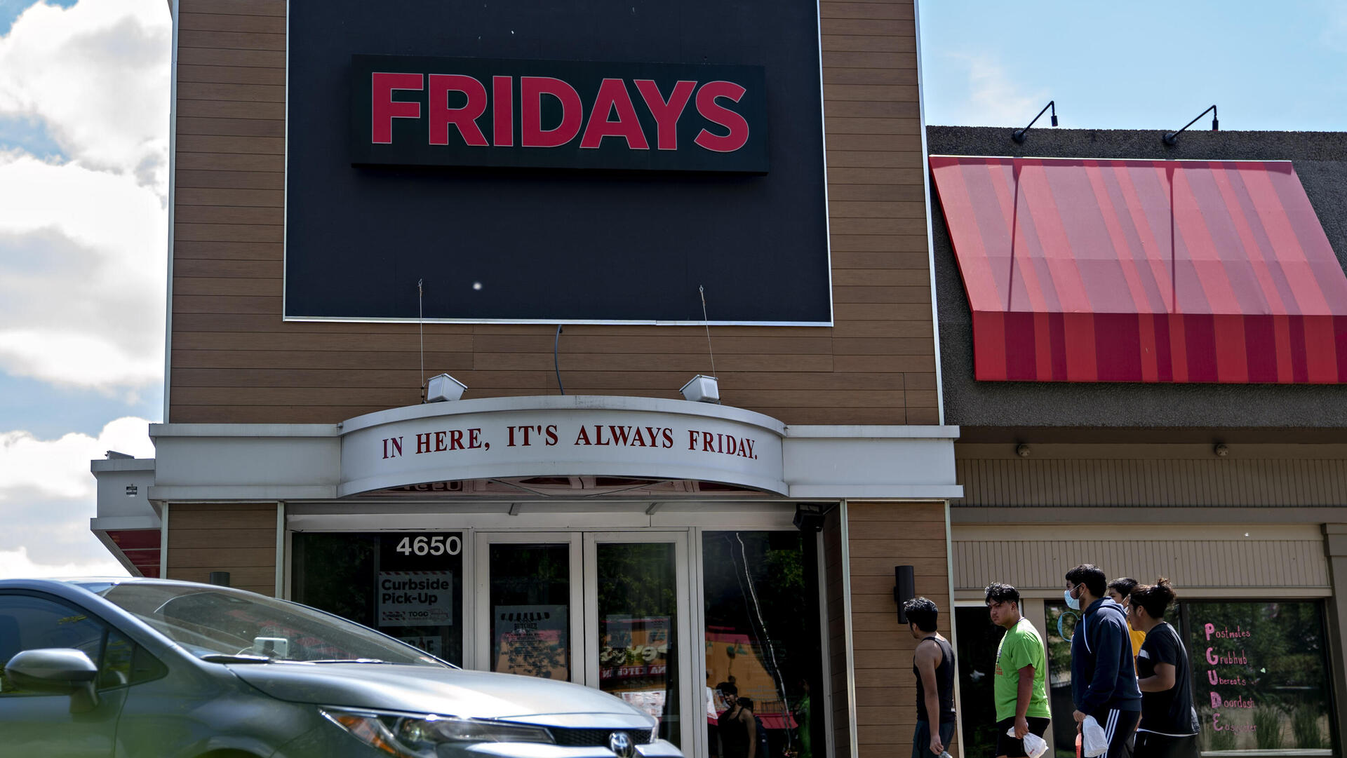 סניף של רשת המזון האמריקאית TGI Fridays בווירג'יניה ארה"ב פושטת רגל