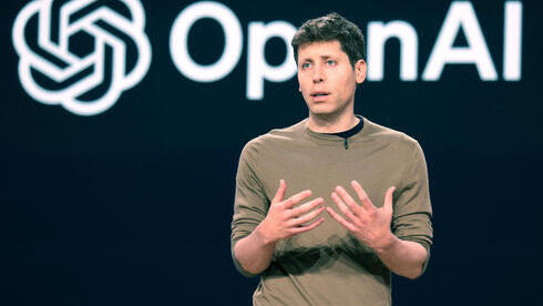 Photo: Jason Redmond / AFP OpenAI נכנסת לבית: מפתחת רמקול חכם שיהיה "בן לוויה" של המשתמש