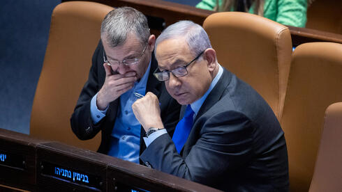 הוסרו המסכות, נשברו הכלים: נתניהו או דמוקרטיה 