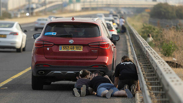 צה"ל תקף באזור צור לאחר ש-30 שיגורים חצו מלבנון