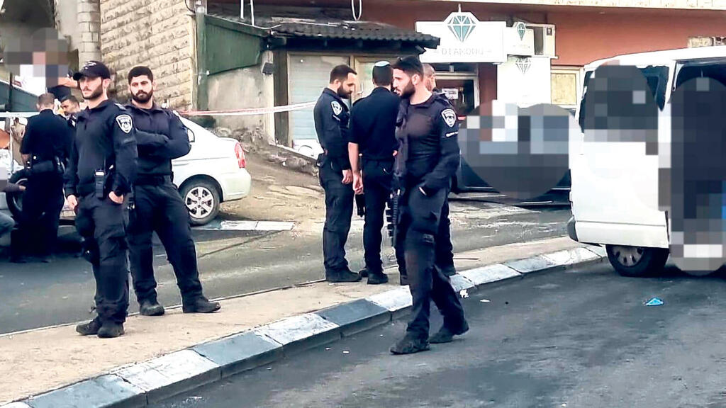 זירת רצח באום אל פאחם באוקטובר 2024 (צילום: דוברות המשטרה) זירת רצח באום אל פאחם באוקטובר 2024