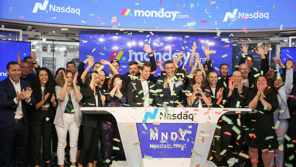 מן, זידמן ועובדי מאנדיי בהנפקה בניו יורק, יוני 2021 . החברה כמעט הכפילה מאז את שווי השוק שלה שעומד כיום על 13.1 מיליארד דולר