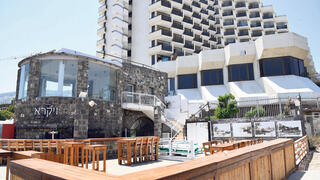 אזור הטיילת של טבריה ריק מאנשים