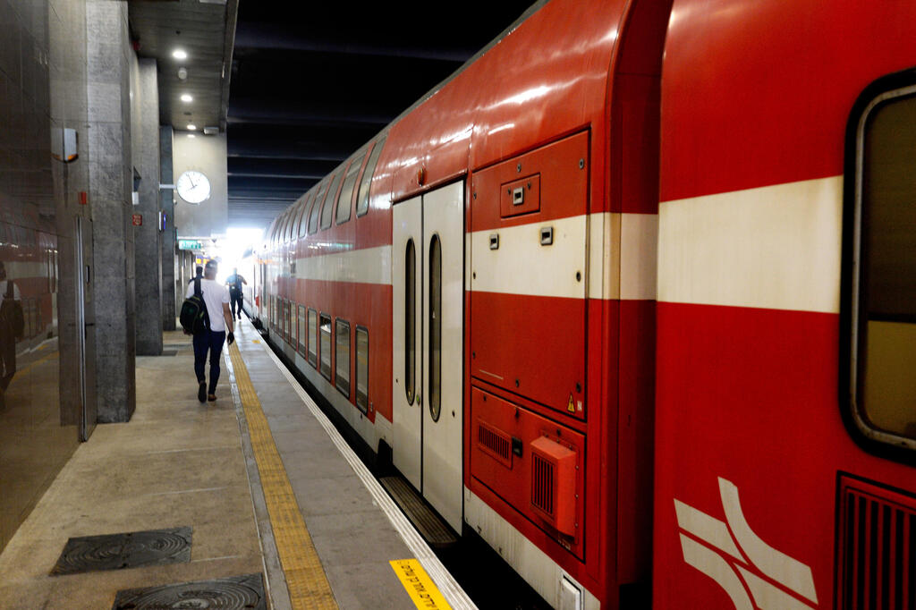 תחנת רכבת בת ים קוממיות רכבת ישראל 22.6.20