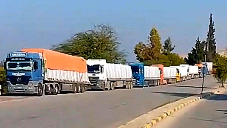 תור משאיות ב מעבר אלנבי ירדן