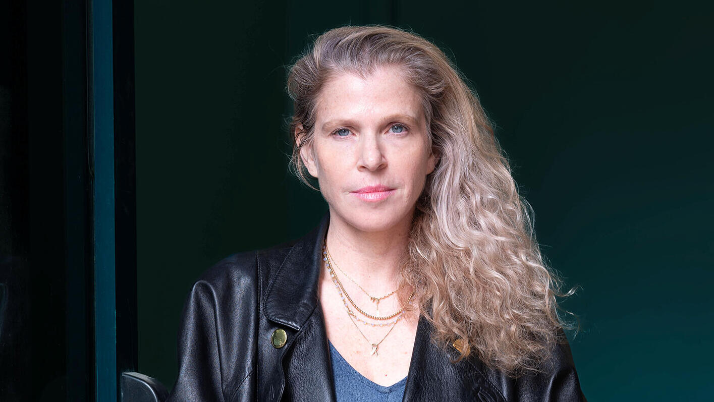 דנה עדן מפיקת הסדרה טהרן ב כאן 11 פנאי