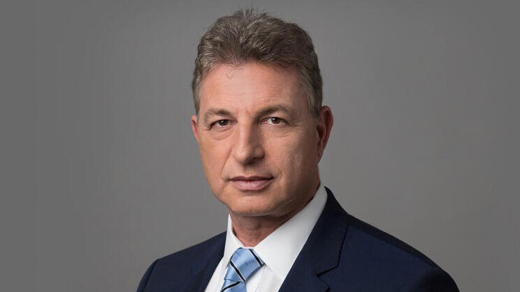 עו״ד עופר צור