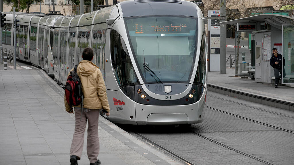 הרכבת הקלה בירושלים (צילום: אוהד צויגנברג) הרכבת הקלה ב ירושלים רכבת קלה