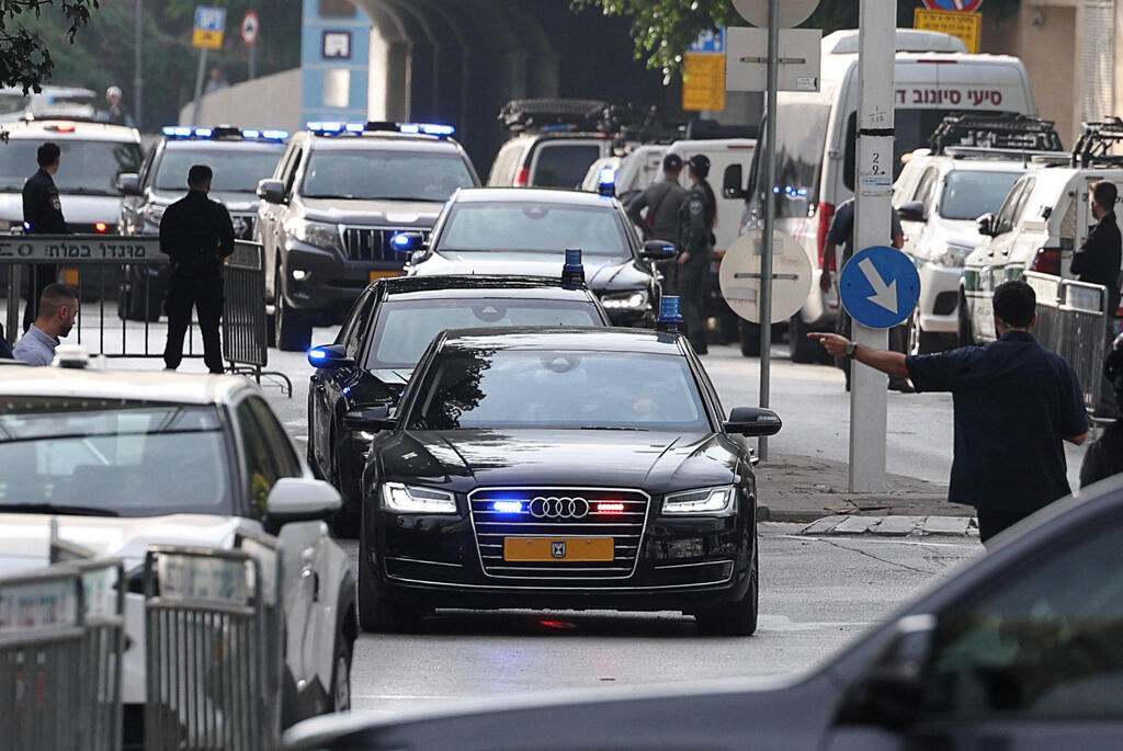 שיירת ראש הממשלה בדרכה לבית המשפט