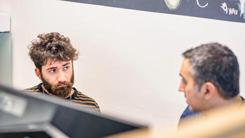 Feedback meeting at a high-tech company 