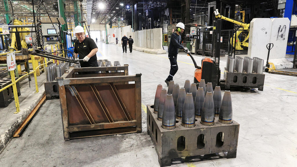 קו יצור פגזים ומרגמות ב מפעל ב חיפה של אלביט מערכות 