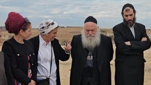 השר יצחק גולדקנופף בסיור של דניאלה וייס ותוכנית ההתיישבות ב עזה