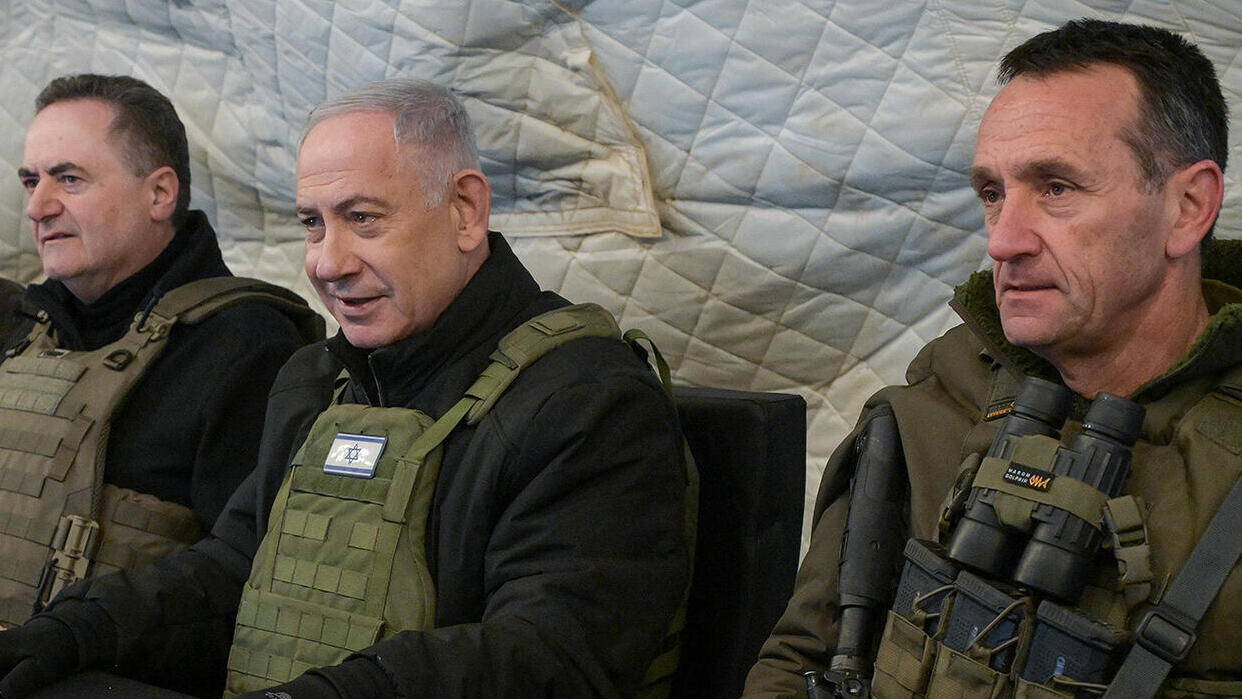 מימין הרמטכ"ל הרצי הלוי ראש הממשלה בנימין נתניהו שר הביטחון ישראל כץ וראש השב"כ רונן בר