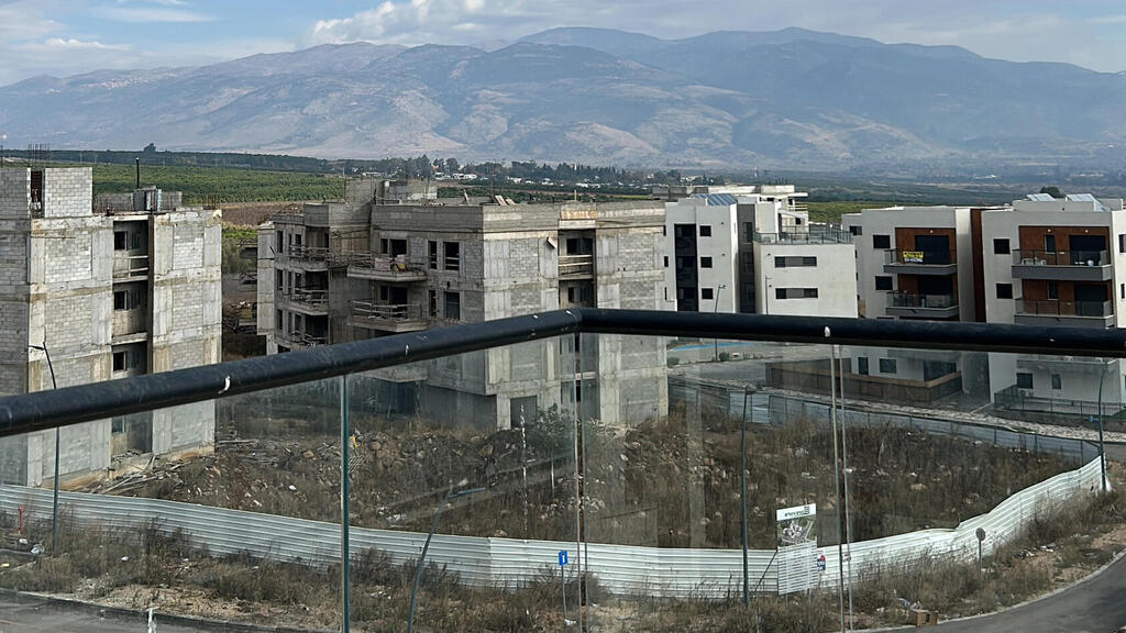 שכונת יובלים בקריית שמונה, השבוע. התושבים עדיין לא חזרו, אבל אפשר לשמוע רעשים ראשונים של פועלים שחזרו לעבוד