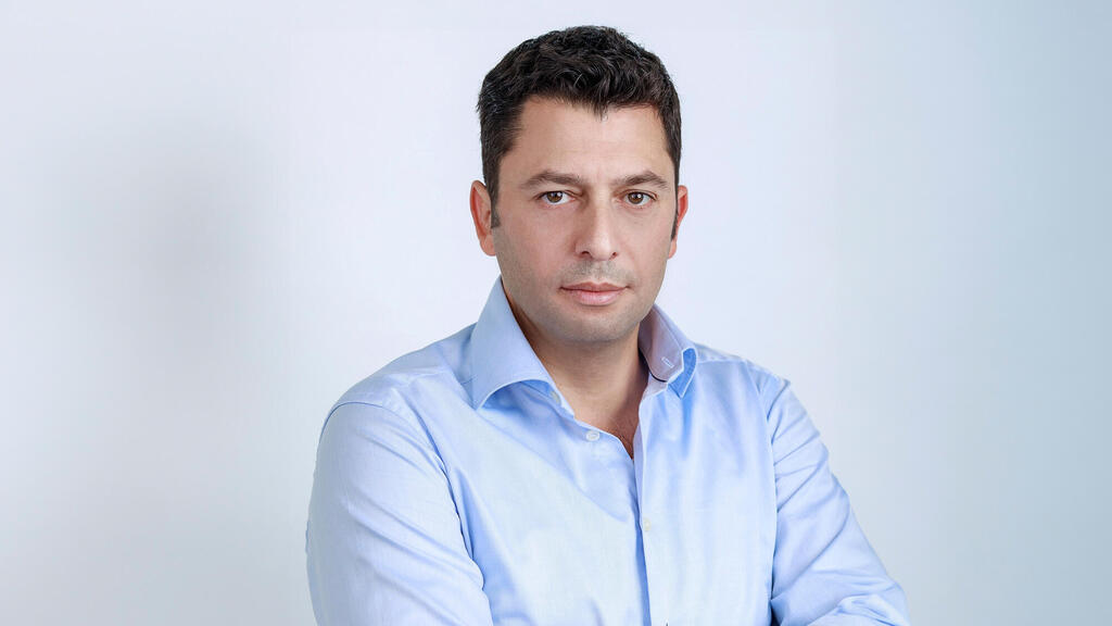 זיו יעקובי מנכ"ל אקרו (צילום: אלכס פרגמנט) זיו יעקובי מנכל ודירקטור קבוצת אקרו
