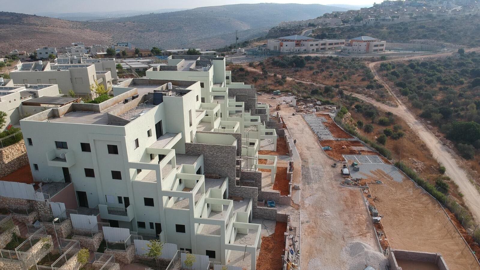 בניה רוויה - פרויקט דירות ביישוב לשם 