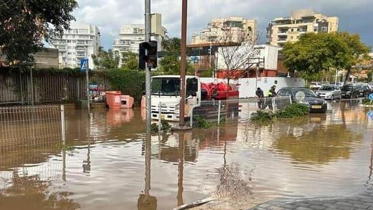 קטסטרופה בפתח: סכנת ההצפות מתגברת, והממשלה רק מקצצת את תקציבי ההיערכות