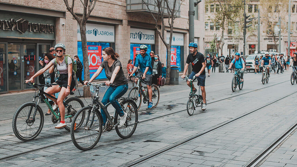 רוכבי אופניים בירושלים (צילום: אופניים בשביל ירושלים) מסלול חדש בירושלים