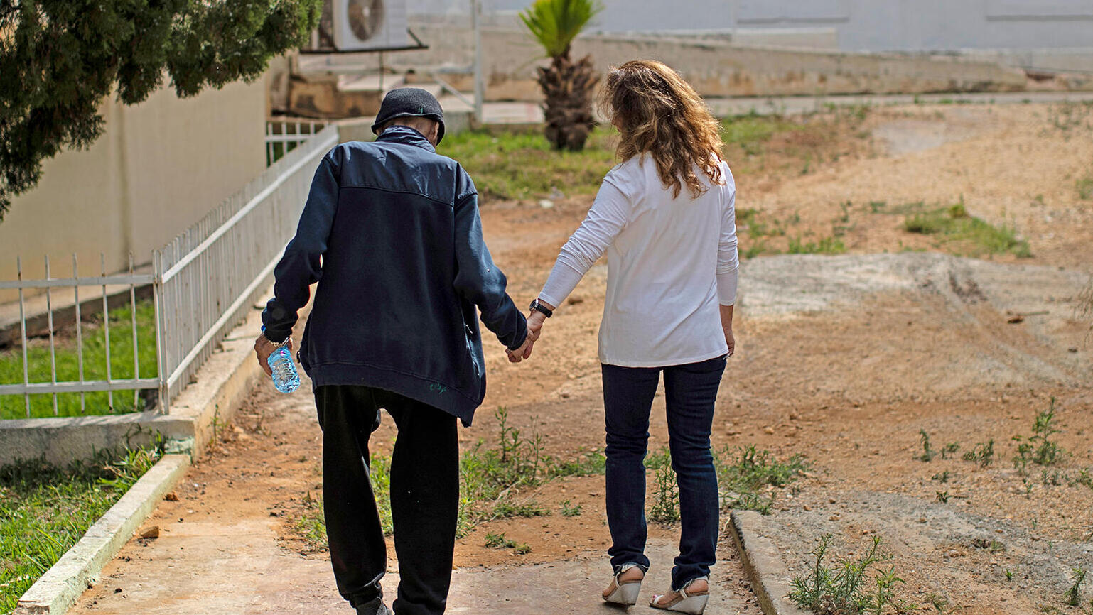 קשישים קשיש סיעודי סיעוד