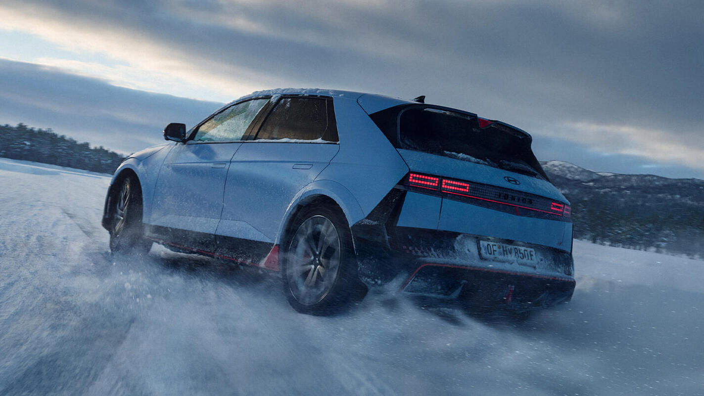 יונדאי איוניק 5