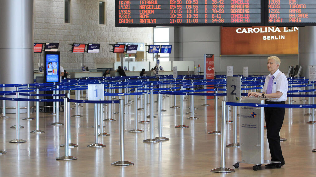 לוח טיסות מבוטלותב טרמינל 3 ב נתב"ג נמל התעופה בן גוריון