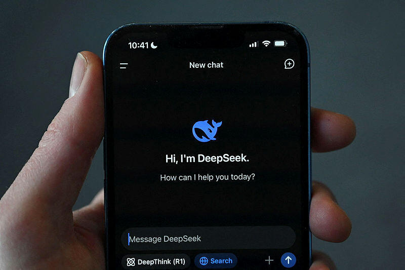 אפליקציית דיפסיק DeepSeek בינה מלאכותית AI חברה סינית