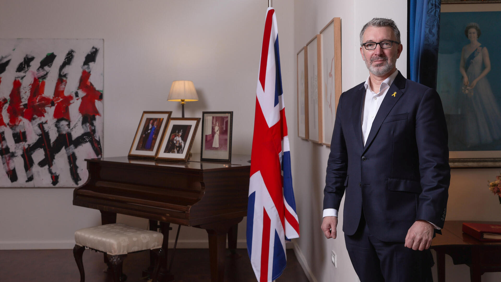 וולטרס. "הדרך להביס את חמאס היא לתת לעזתים אלטרנטיבה שתהפוך את הארגון ללא רלבנטי, ותגרום לכך שאף אחד לא ירצה את מה שיש לאנשיו להציע"