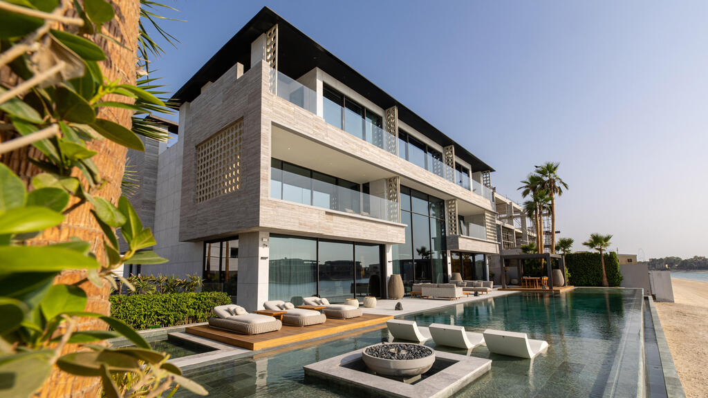 וילה יוקרתית ב פאלם ג'ומיירה ב דובאי 27.9.22