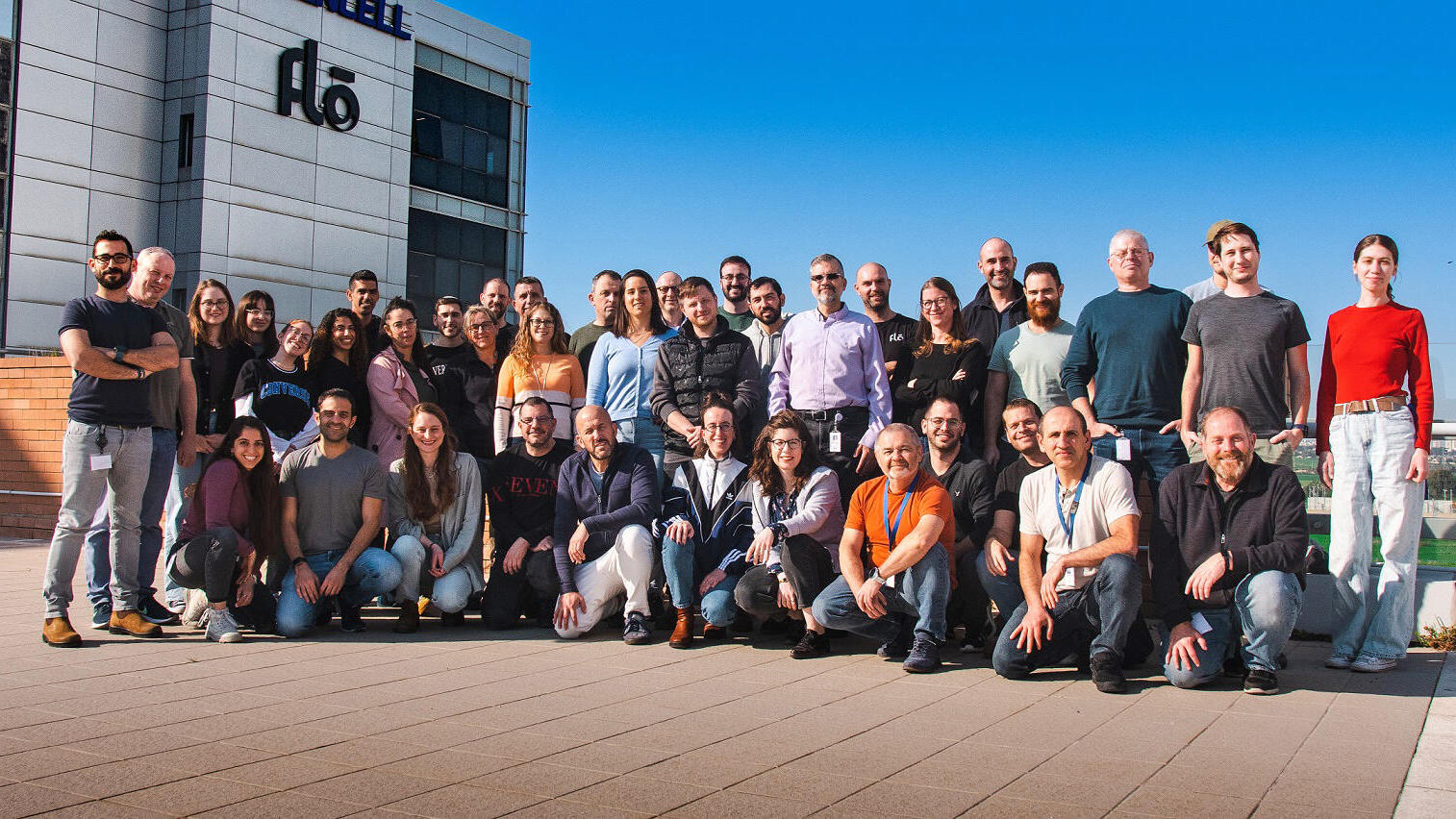 עובדי flo Optics פלו אופטיקס