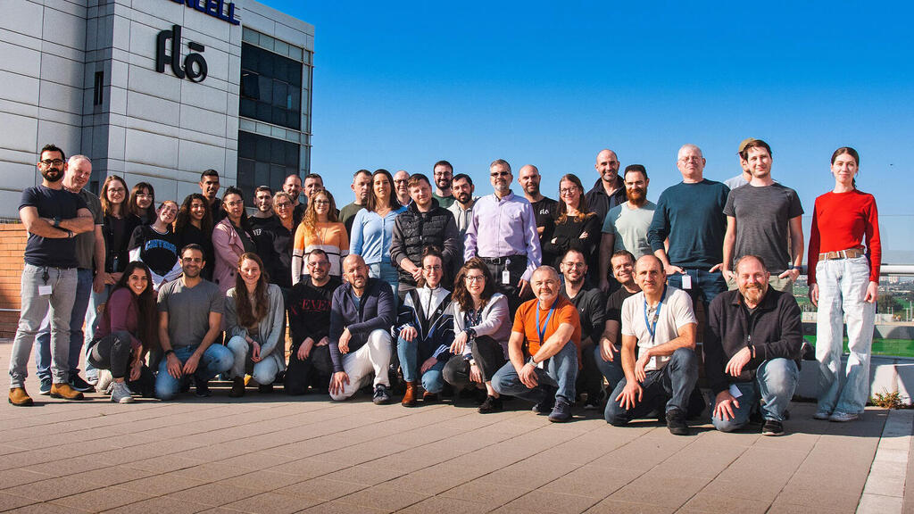 עובדי flo Optics פלו אופטיקס