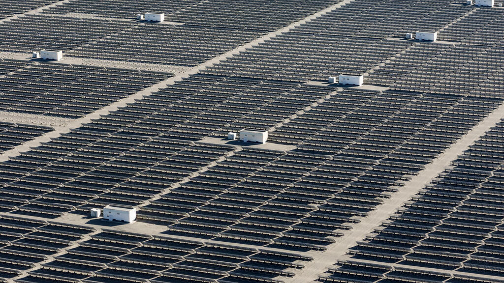 פאנלים סולאריים 3 שדה סולארי ב סין אנרגיה ירוקה אנרגיה מתחדשת חשמ ל סולארי