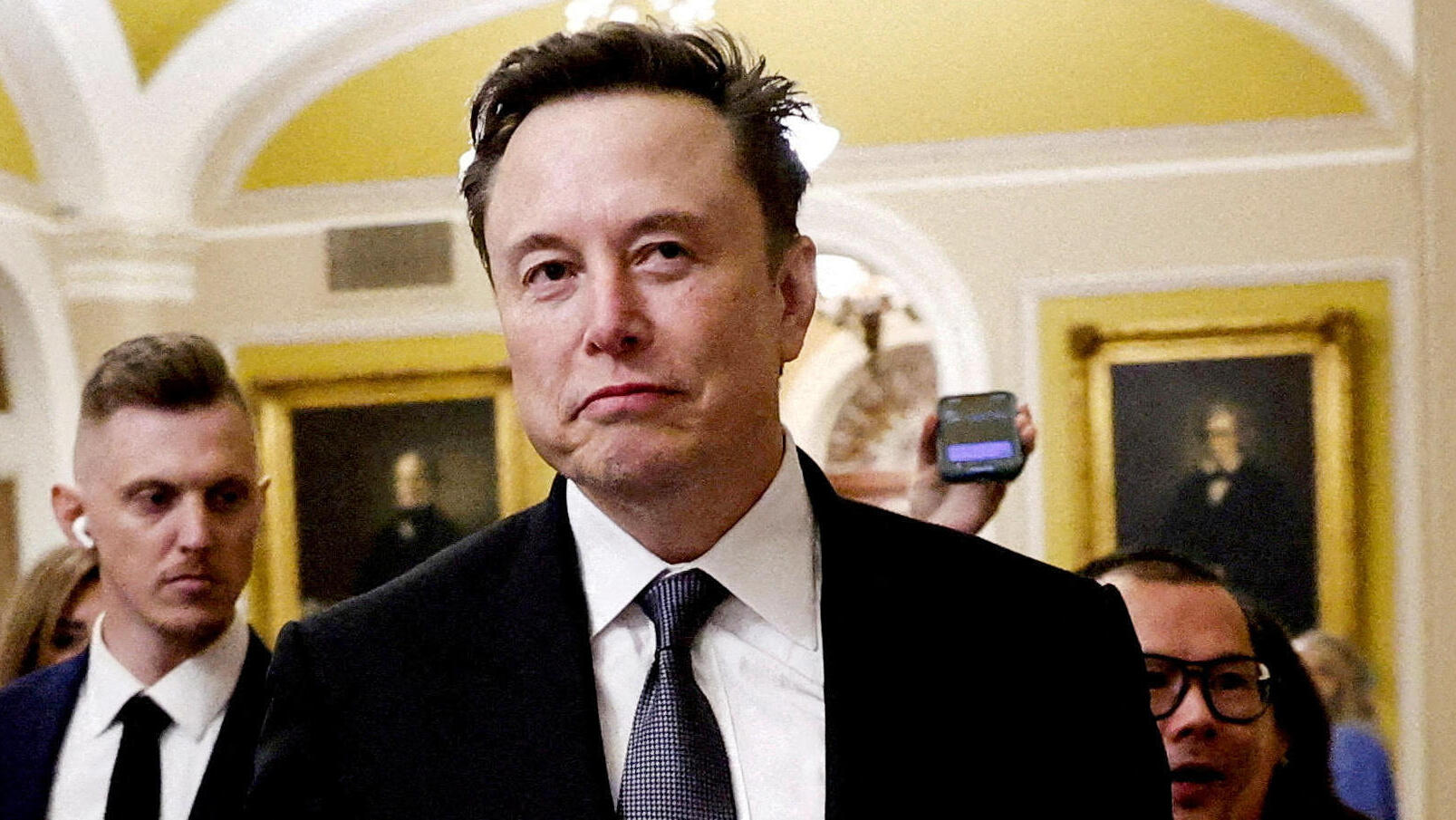 אלון מאסק בבניין הקפיטול