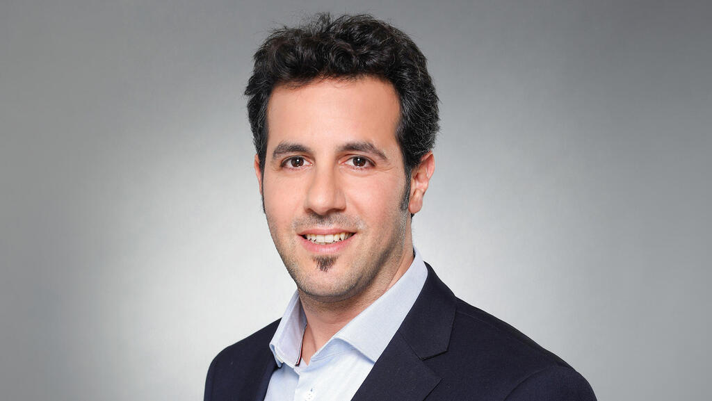 יובל באר אבן, מגדל ביטוח: התופעה מעוררת חוסר נוחות אצל המוסדיים, והם מסיטים כספים לאשראי הלא סחיר"
(צילום: גל חרמוני) יובל באר אבן מנהל השקעות עמיתים בחטיבת ההשקעות של מגדל