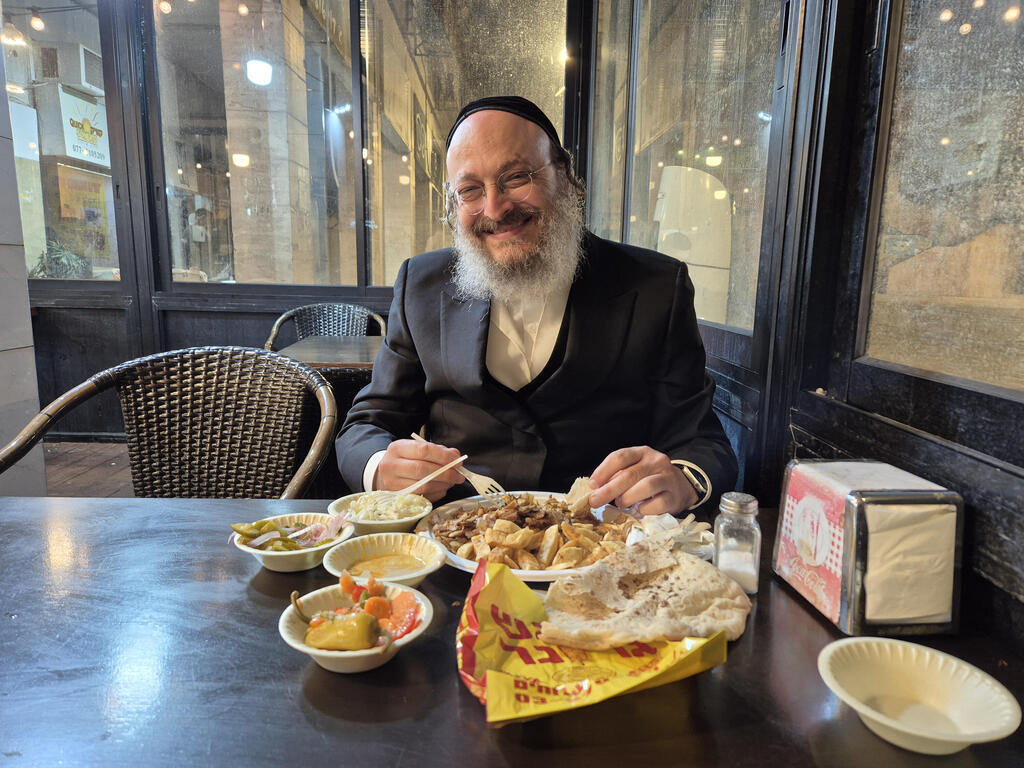 נסים שי בגרונר. "שני דברים מרעיבים את כולם בתרבות של החרדים: תפילות ושיעורים"