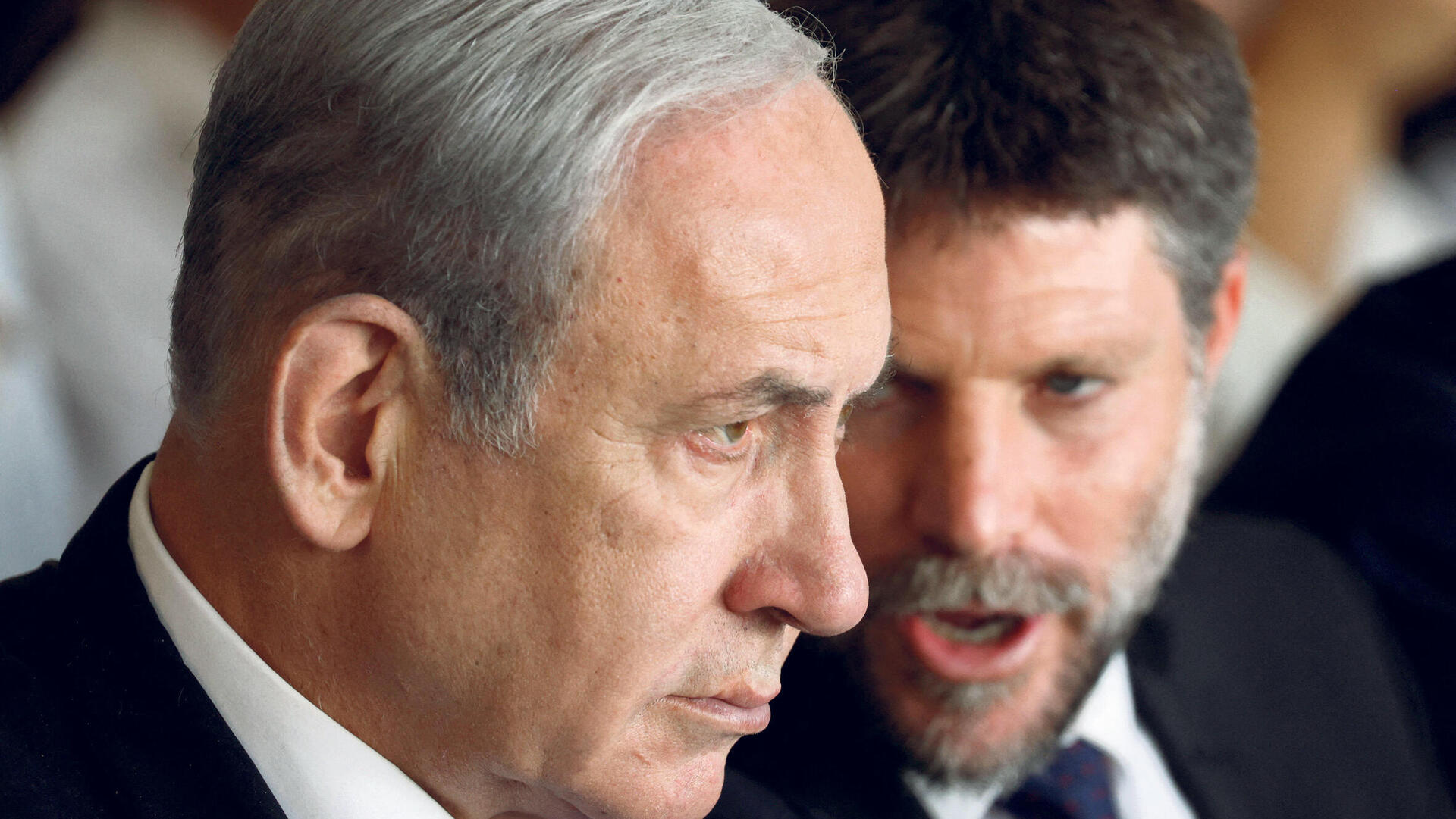 ראש הממשלה בנימין נתניהו וברקע שר האוצר בצלאל סמוטריץ'