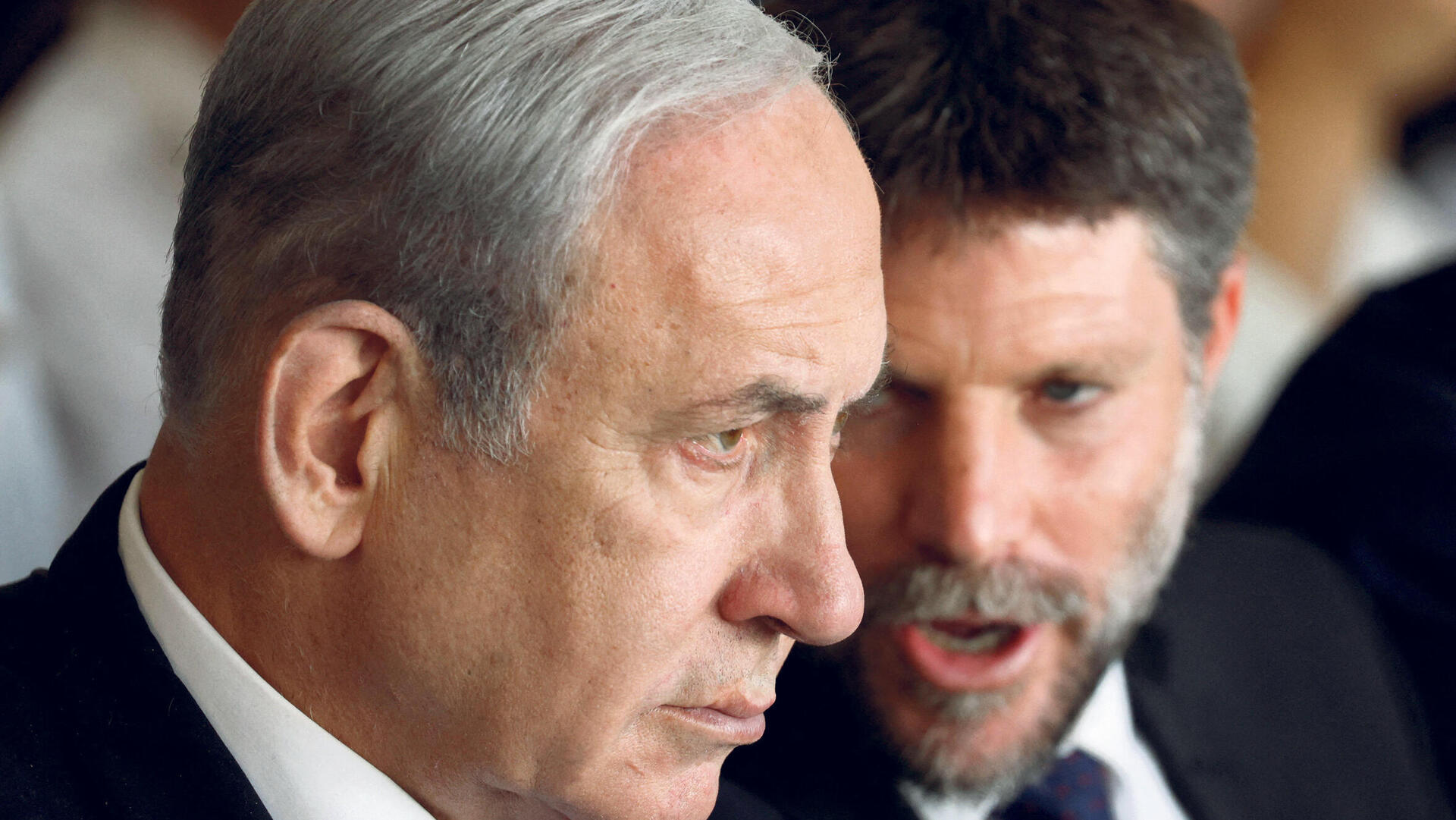 ראש הממשלה בנימין נתניהו וברקע שר האוצר בצלאל סמוטריץ'