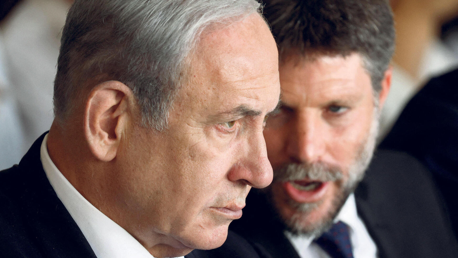 ראש הממשלה בנימין נתניהו וברקע שר האוצר בצלאל סמוטריץ'