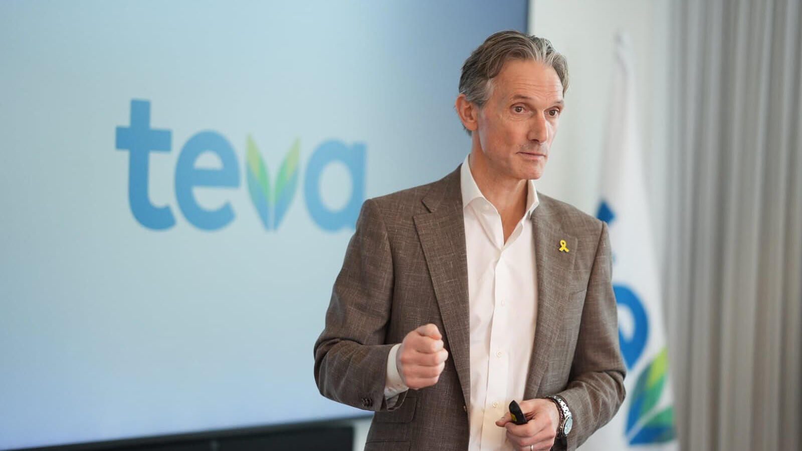 מנכ"ל טבע ריצ'רד פרנסיס מפגש עיתונאים 2025