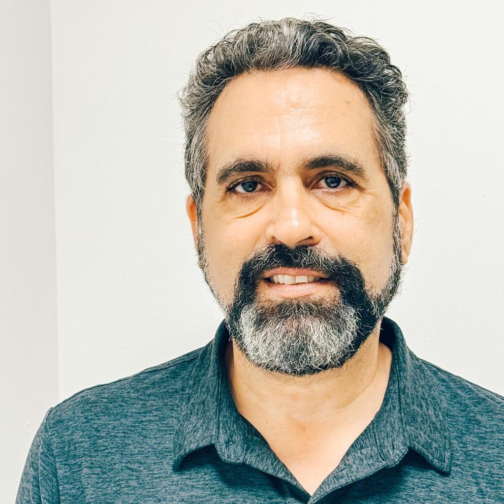 ירון כהן צמח (Yaron Cohen Tzemach) Yaron Cohen Tzemach