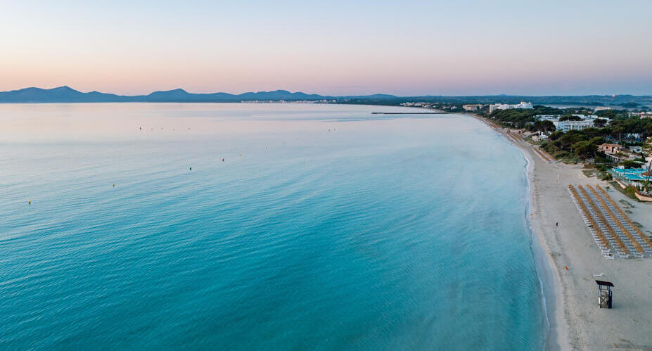 פוטו החופים הטובים בעולם 2025  playa de muro beach מיורקה ספרד 