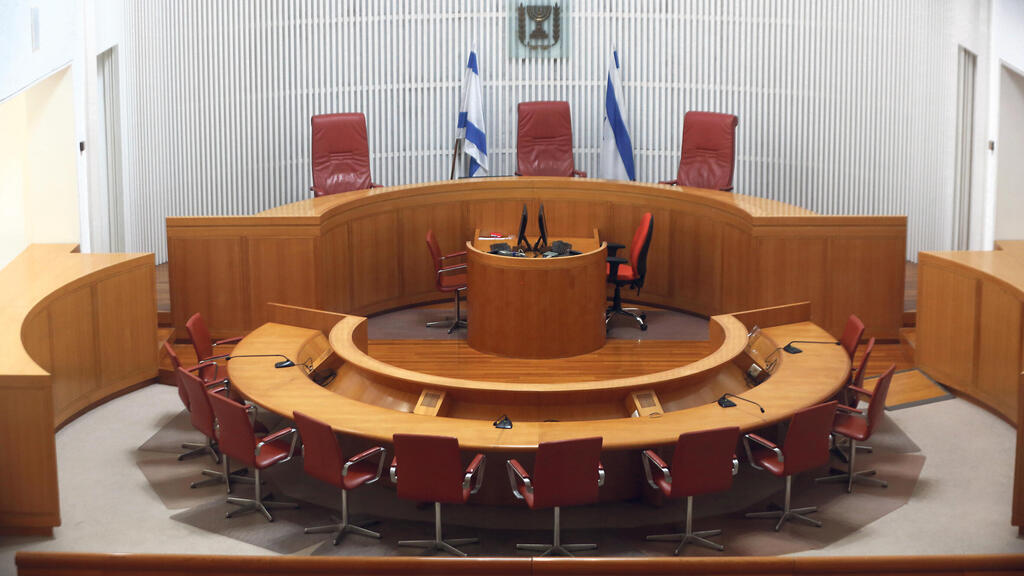 בית המשפט העליון. שופט בימ"ש עליון בדימוס - בראש הרשימה (צילום: דוברות הרשות השופטת) בית המשפט העליון