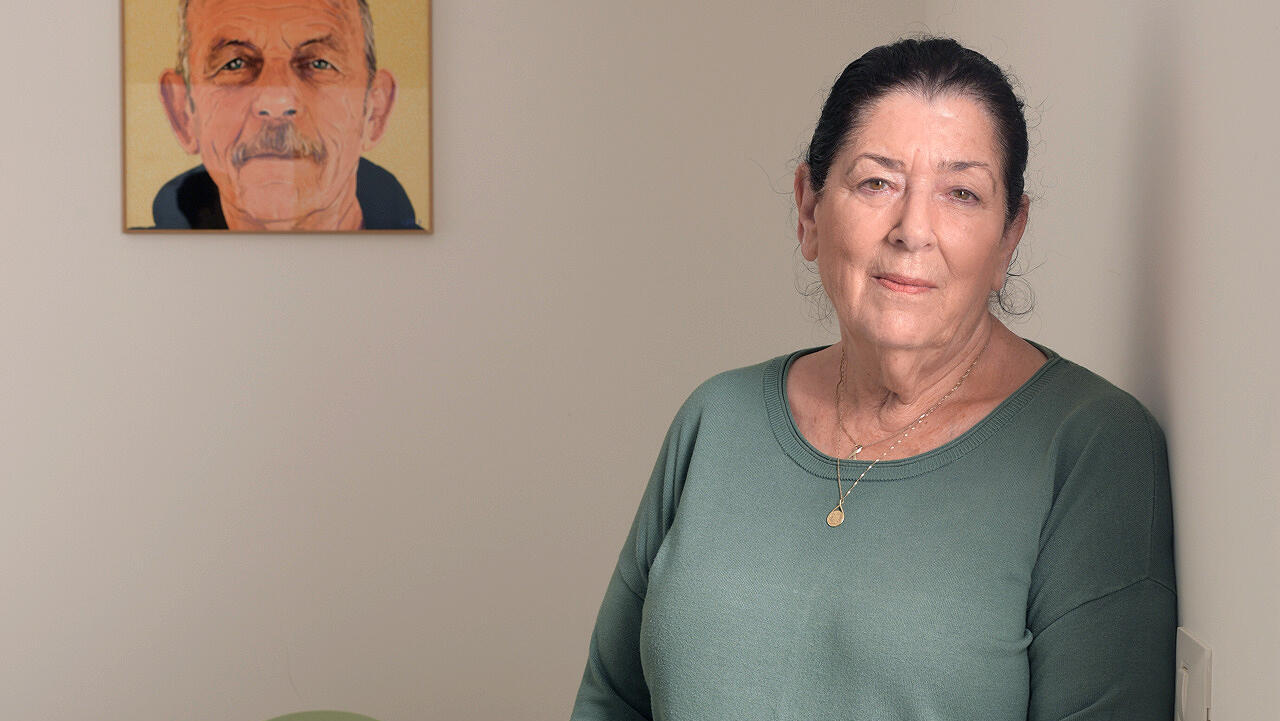 מגזין נשים - אסנת פרי יו"ר קיבוץ ניר עוז אלמנתו של חיים פרי ז"ל שנחטף לעזה ונהרג בשבי החמאס