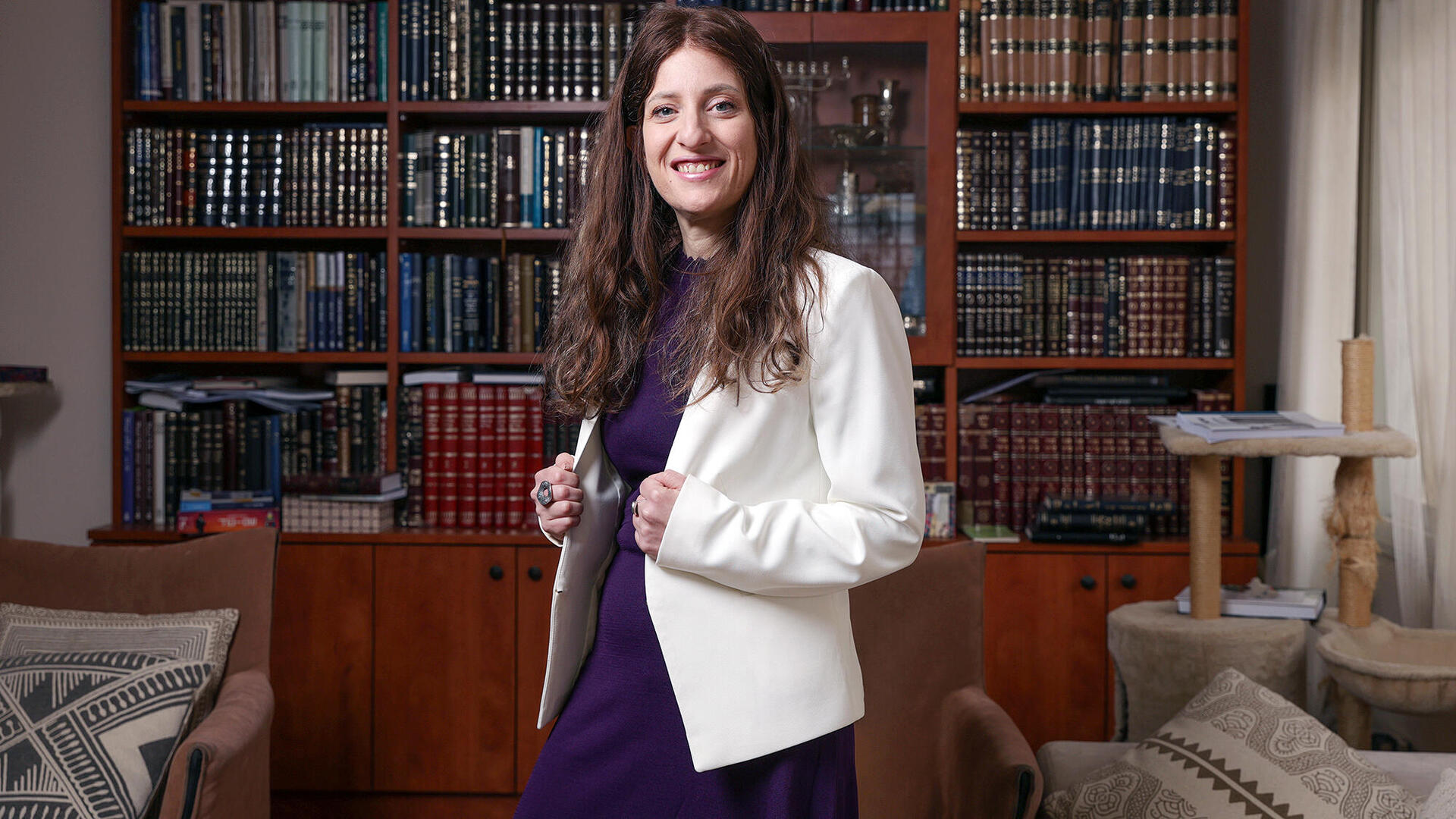 מגזין נשים - שרי קרויזר פעילה נגד פגיעות מיניות בחברה החרדית ובמטה החטופים